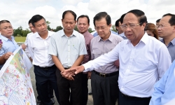 Phó Thủ tướng Lê Văn Thành kiểm tra hướng tuyến dự án cao tốc Châu Đốc-Cần Thơ-Sóc Trăng