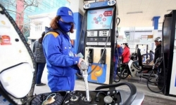 Giá xăng dầu giảm nhẹ trước Tết Nguyên đán