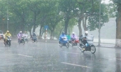 Dự báo thời tiết hôm nay (23/4): Hà Nội đề phòng mưa dông lớn, Nam Bộ nắng nóng