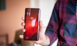 Motorola quay trở lại với One Fusion Plus trang bị camera selfie bật lên 16 MP