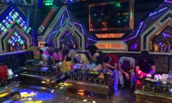 Quảng Bình: 20 nam nữ tụ tập 'bay lắc' thâu đêm trong quán karaoke