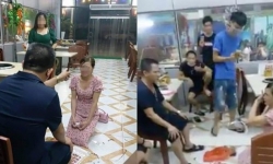 Vụ bắt nữ thực khách quỳ lạy ở Bắc Ninh: Khởi tố nhân viên quán Nhắng nướng