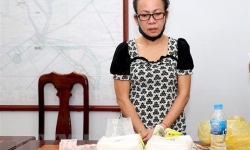Bắt quả tang một phụ nữ vận chuyển 2kg ma túy đá từ Campuchia về Việt Nam