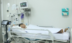 Hà Nội: 35 người đến khám tại Bệnh viện Bạch Mai do ăn pate Minh Chay
