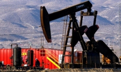 Giá xăng dầu hôm nay 17/9: Dự trữ dầu thô Mỹ giảm, giá dầu tăng vọt