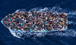Ít nhất 74 người thiệt mạng trong vụ đắm tàu ​​ngoài khơi bờ biển Libya