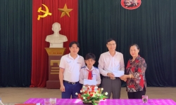 Ấm áp hành trình trao quà tại Nghệ  An, Hà Tĩnh chương trình “Mùa xuân của em” lần thứ III, năm 2020