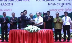 Việt Nam ký 11 hợp đồng chuyển giao công nghệ sang Lào