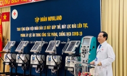 Trao tặng trang thiết bị y tế cấp thiết–Novaland đồng hành cùng việc tăng tốc trong cuộc đua đẩy lùi dịch bệnh covid-19