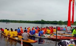 Về làng Phò Trạch xem hội đua thuyền truyền thống
