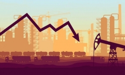 Giá xăng dầu hôm nay 17/1: Chốt tuần giảm mạnh