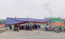 Kỳ Anh (Hà Tĩnh): Người dân tiếp tục chặn cổng nhà máy xử lý rác thải Phú Hà vì gây ô nhiễm