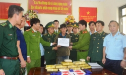 Bắt 60.000 viên ma túy tổng hợp băng rừng từ Lào vào Việt Nam