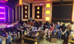 Bắt 13 đối tượng tụ tập sử dụng ma túy trong phòng VIP karaoke