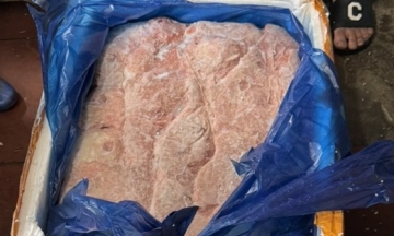 Hà Nội: Phát hiện 1 tấn thực phẩm trôi nổi, không rõ nguồn gốc