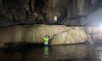 Phát hiện hang động dài 2 km với nhiều thạch nhũ rất đẹp, có hệ thống sông ngầm