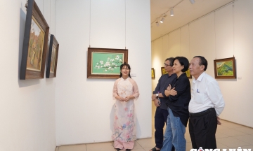 Các họa sĩ trẻ đang dần 'chạm' gần hơn tới lịch sử Việt Nam