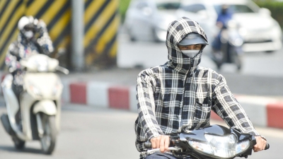 Việt Nam ghi nhận ngày nắng nóng nhất năm 2024, có nơi lên tới hơn 43 độ C