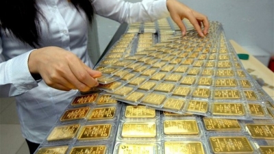 Giá vàng tăng điên cuồng: Người dân “đu đỉnh” chờ mốc 100 triệu đồng/lượng