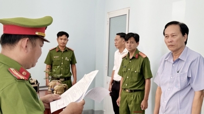 Bắt tạm giam Phó Chủ tịch UBND TP Long Xuyên vì những sai phạm liên quan đến đất đai