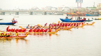 Hơn 400 vận động viên tranh tài Giải đua thuyền truyền thống vô địch quốc gia tại Quảng Bình