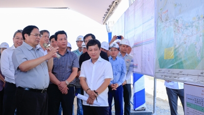 Thủ tướng Phạm Minh Chính kiểm tra, đốc thúc một số dự án thành phần cao tốc Bắc - Nam