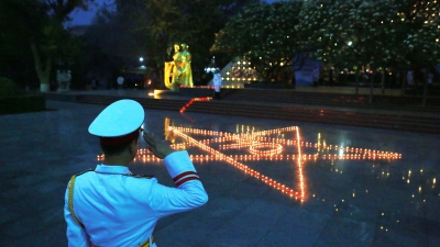 Lễ thắp nến, dâng hương tri ân các Anh hùng liệt sỹ nhân Kỷ niệm 70 năm Chiến thắng Điện Biên Phủ