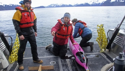 Tàu không người lái dưới nước theo dõi CO2 ở vịnh Alaska