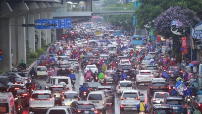 Đề xuất tách làn riêng cho ô tô lưu thông trên đường Nguyễn Trãi, Hà Nội