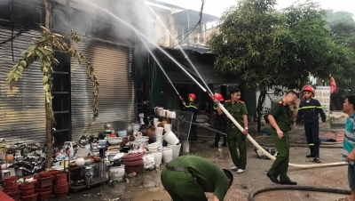 Cháy nhà dân trong đêm tại Nghệ An