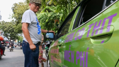 Con đường hoàn lương trên xe cơm từ thiện của gã giang hồ Sài Gòn