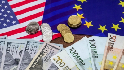 Đồng EUR chạm đáy sau 20 năm khi lo ngại suy thoái gia tăng