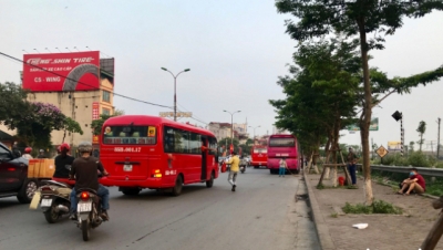 Chấn chỉnh tình trạng xe khách bỏ bến ra ngoài chạy dù tại Hà Nội