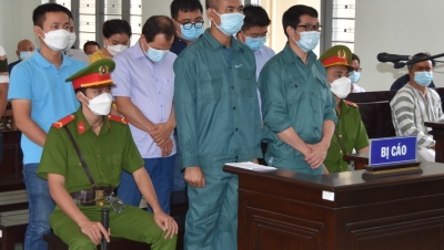 Xét xử ‘ông trùm’ đường dây buôn lậu xăng dầu hơn 2.000 tỷ ở Bình Thuận