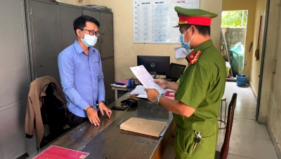 Đà Nẵng: Bắt nhân viên ngân hàng hướng dẫn khách vay tiền rồi chiếm đoạt