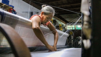 Làng dệt vải ở TP. HCM: “Còn mấy ai yêu nghề như những người thợ cuối cùng”