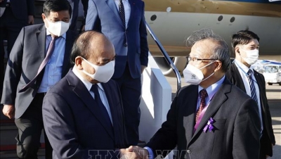 Chủ tịch nước Nguyễn Xuân Phúc đã tới Tokyo, bắt đầu chương trình dự Lễ Quốc tang cố Thủ tướng Nhật Bản Abe Shinzo