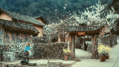 Những ngôi nhà đẹp như trong phim của người Mông ở Lũng Cẩm