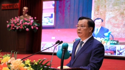 Bí thư Thành ủy Hà Nội Đinh Tiến Dũng đối thoại với nông dân Thủ đô