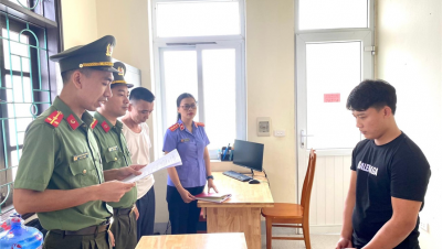 Khởi tố thêm “mắt xích” trong đường dây tổ chức cho người khác ở lại Việt Nam trái phép