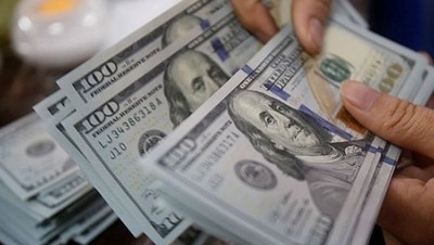 Đồng đô la Mỹ “đỉnh” 2 tháng, tỷ giá trong nước “tàu lượn”