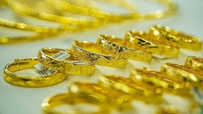 Giá vàng giảm sốc, mỗi lượng vàng SJC “rơi” gần 5 triệu đồng