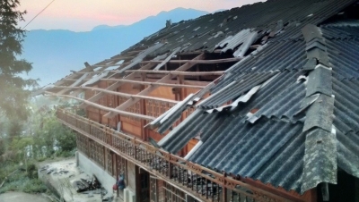 Lào Cai: Gió lốc bất ngờ xảy ra làm 113 ngôi nhà dân vùng cao bị hư hại trong đêm