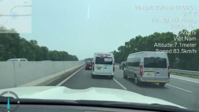 Xử phạt tài xế xe khách lạng lách trên cao tốc Hà Nội - Hải Phòng