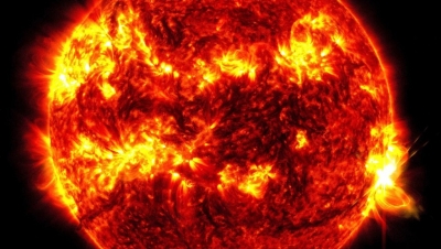 Mặt trời phát ra tia lửa lớn nhất trong hai thập kỷ, Trái đất có bị ảnh hưởng?