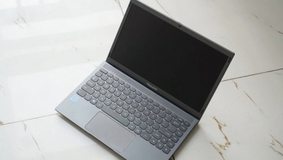 Laptop Việt Masstel E140 chạy hệ điều hành Windows 10 với chi phí thấp