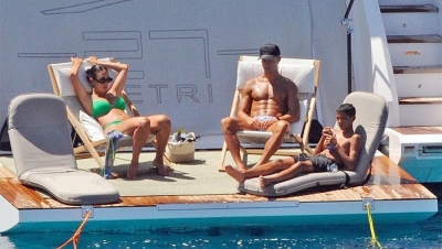 Ronaldo và bạn gái tận hưởng kỳ nghỉ trên đảo Majorca