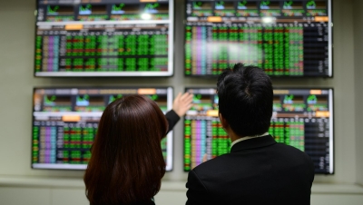 Cổ phiếu thép giao dịch sôi động, Vn-Index cộng hơn 10 điểm