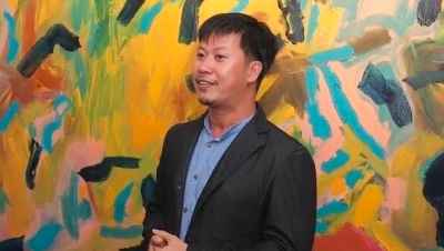Hoạ sĩ Bùi Chát bị xử phạt tiêu hủy 29 bức tranh vì triển lãm không phép
