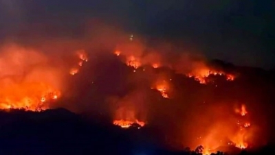 Cháy dữ dội trên núi Cô Tô ở An Giang kèm theo tiếng nổ lớn